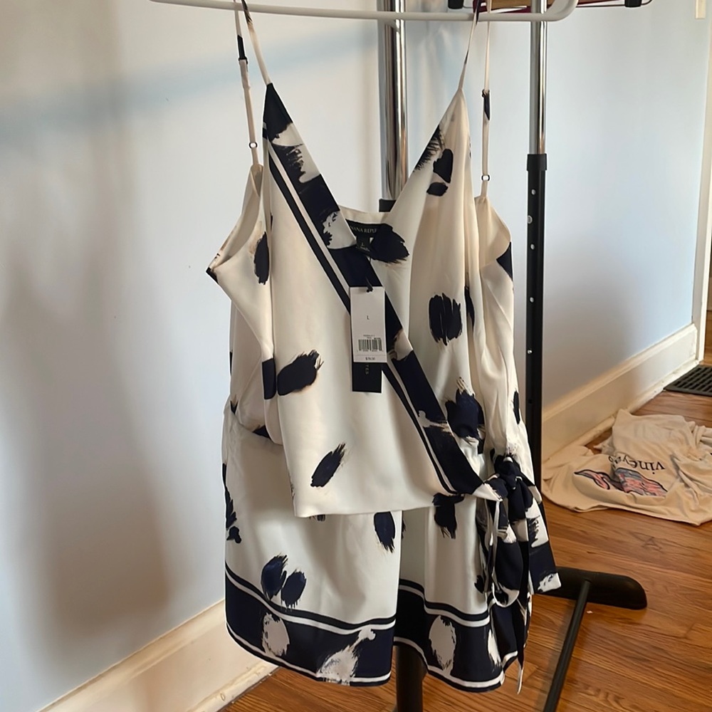 Banana Republic Wrap top